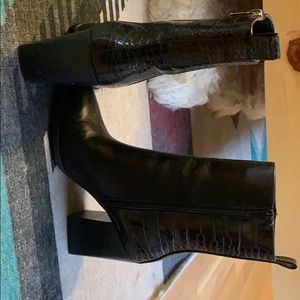 Black leather Steve Madden Boots